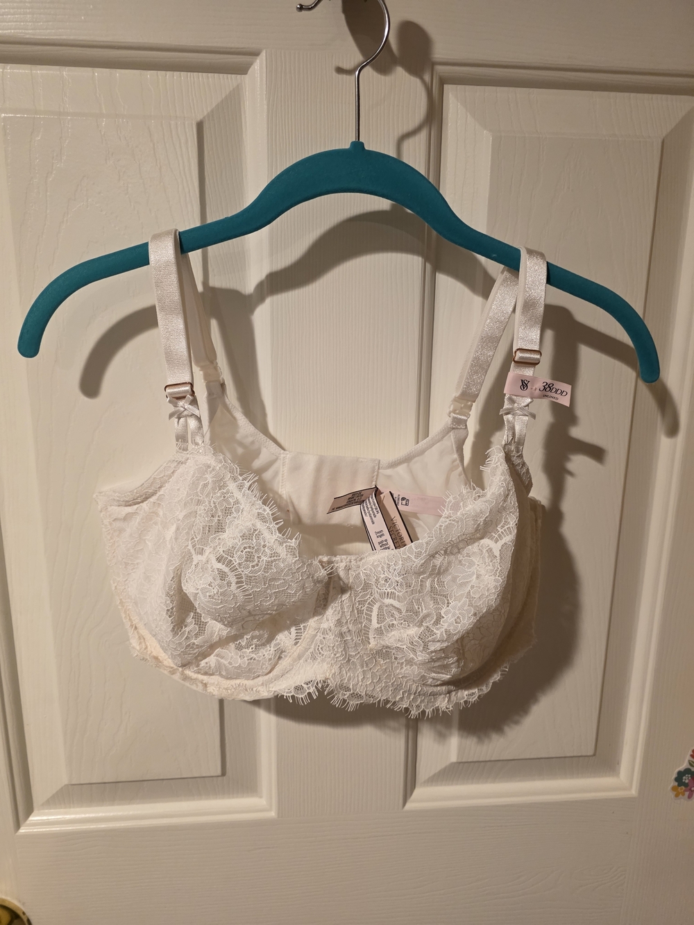 Victoria's Secret Ivory Lace Underwire Bra